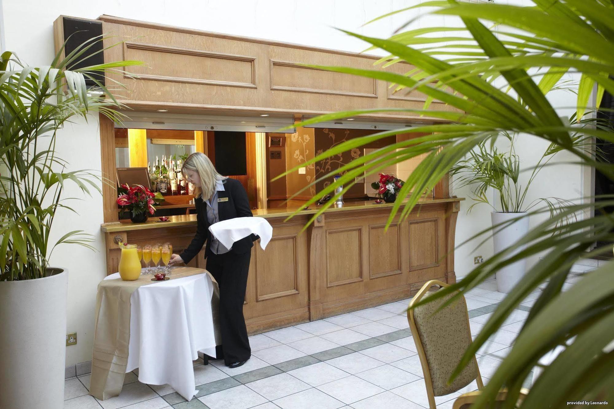 Best Western Cumberland Hotel Harrow Restaurant photo